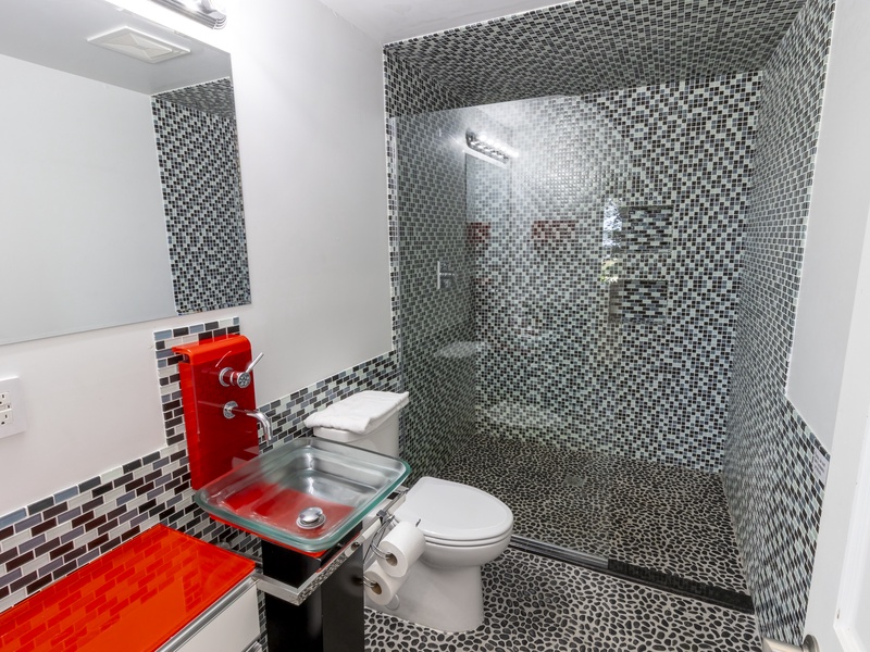Garden Level | Bathroom