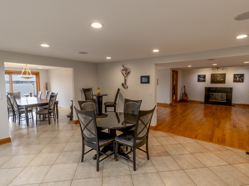 Main Level | Dining