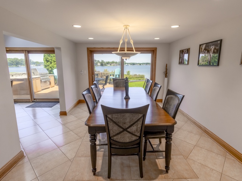Main Level | Dining