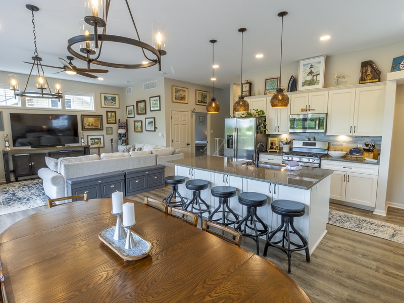 Main Level | Kitchen | Dining 