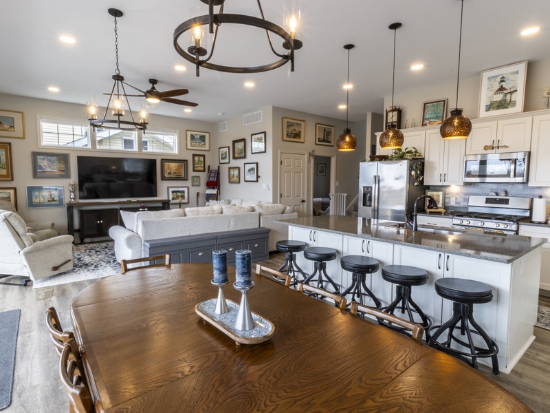 Main Level | Dining | Kitchen