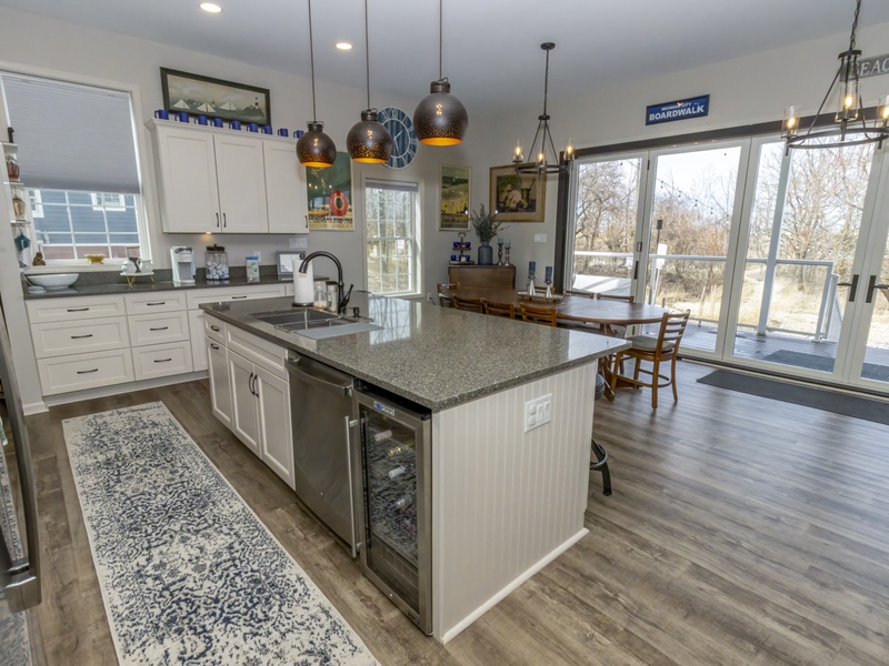 Main Level | Kitchen | Dining