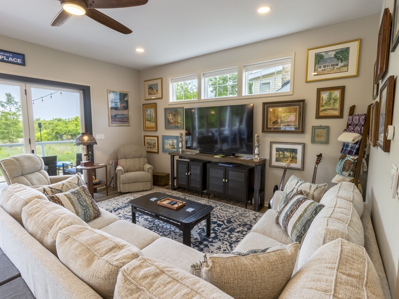Main Level | Living Area