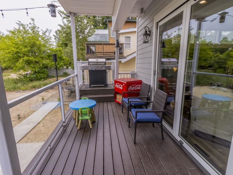 Main Level | Front Deck | Gas Grill