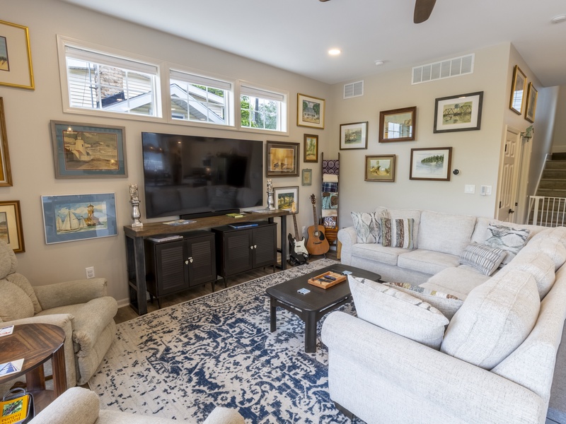 Main Level | Living Area