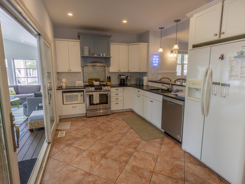 Main Level | Kitchen 