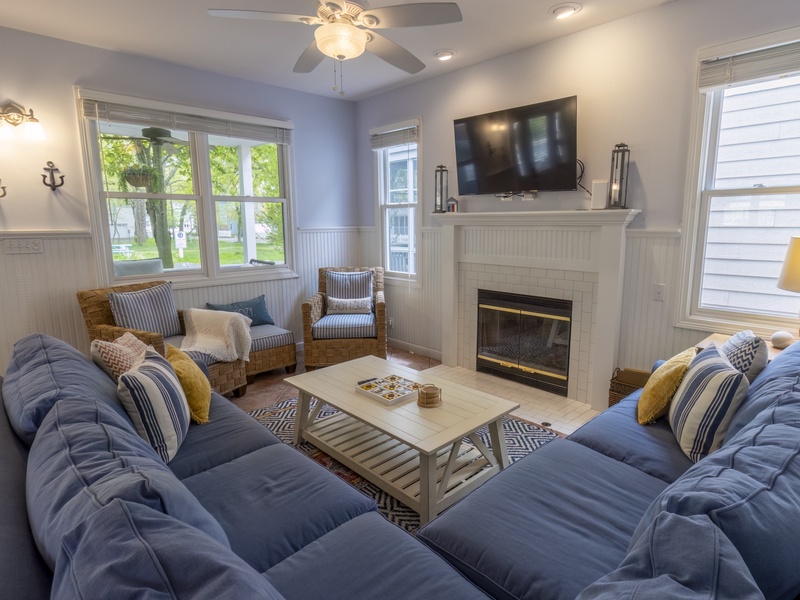 Main Level | Living Room