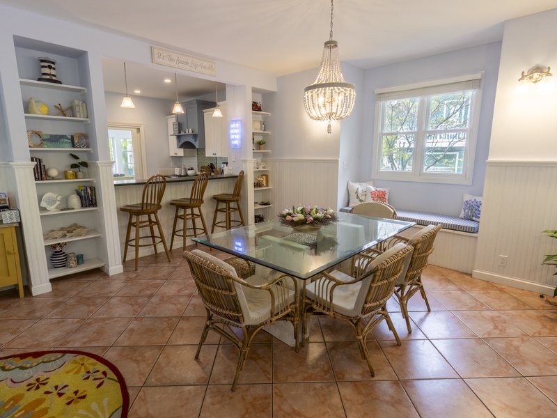 Main Level | Dining Room