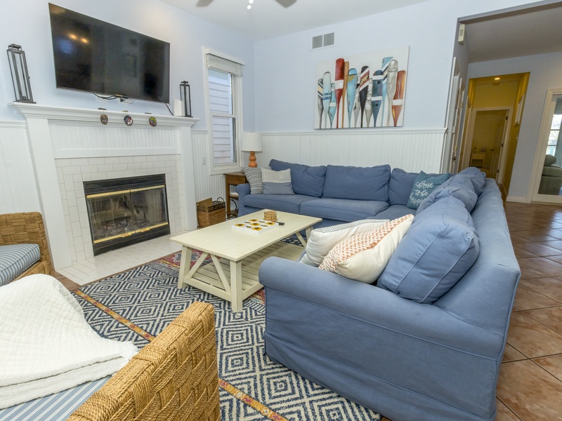 Main Level | Living Room 