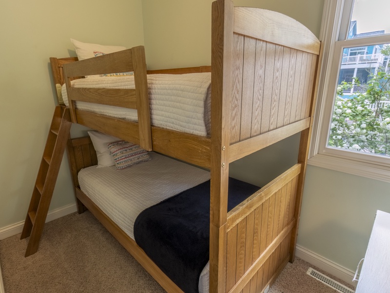 Main Level | Bedroom 1 | Twin Bunk