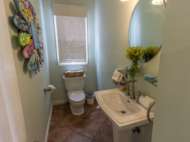 Main Level | Powder Room