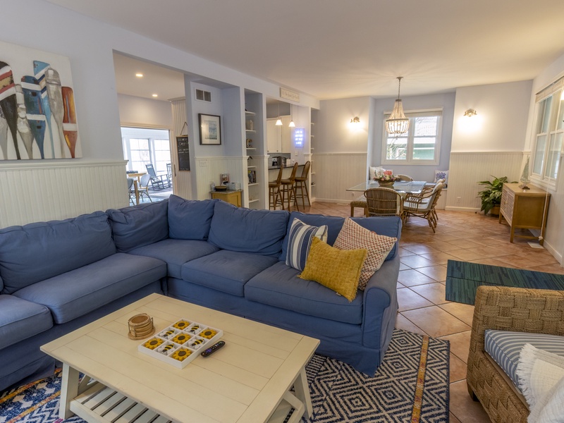 Main Level | Living Room