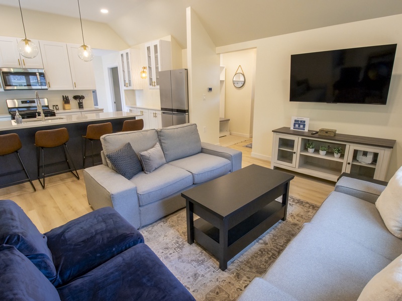 Main Level | Living Room 