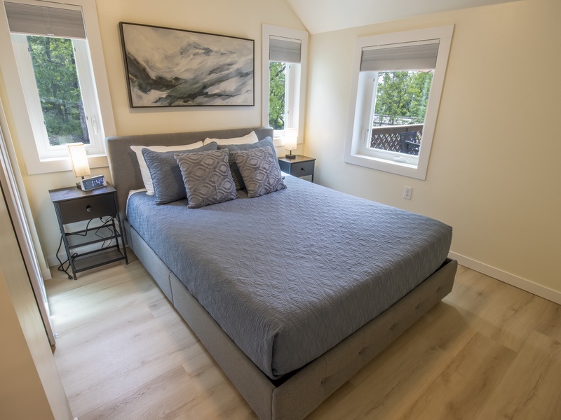 Main Level | Bedroom 2 | Queen 