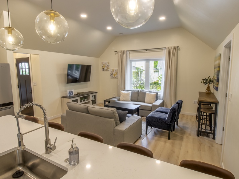 Main Level | Kitchen | Living Room