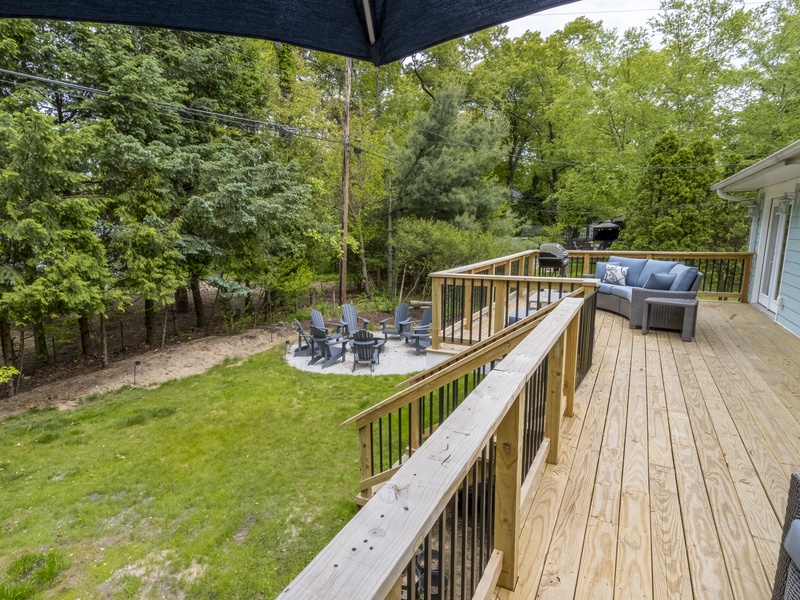Back Deck | Living Area