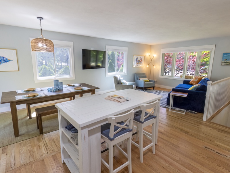 Main Level | Dining | Living Room
