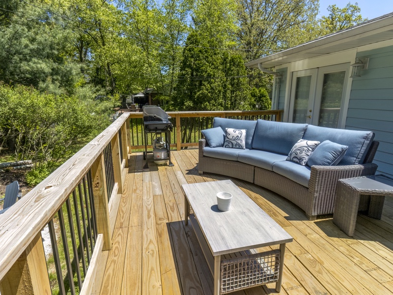 Back Deck | Living Area