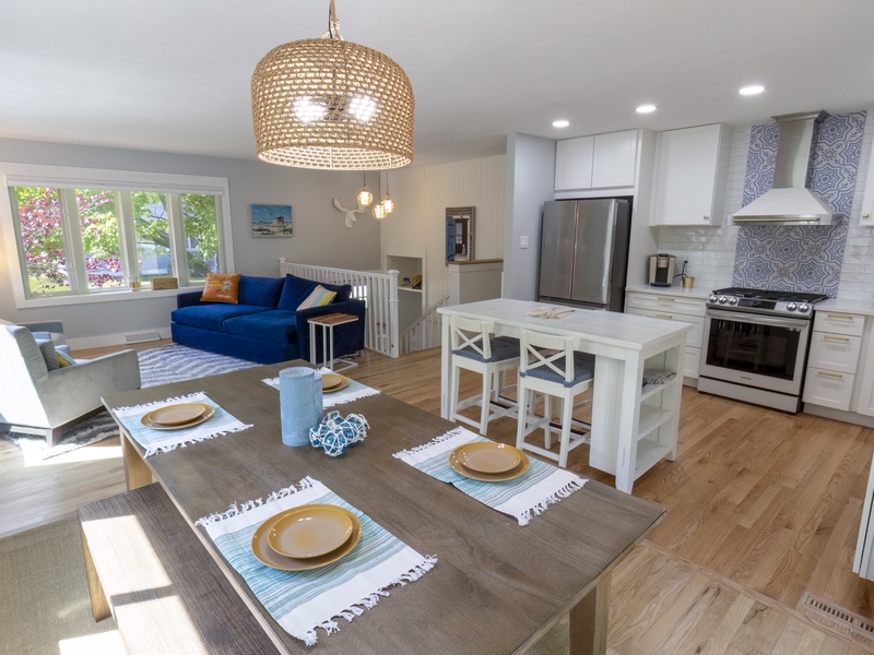 Main Level | Dining | Kitchen | Living Room