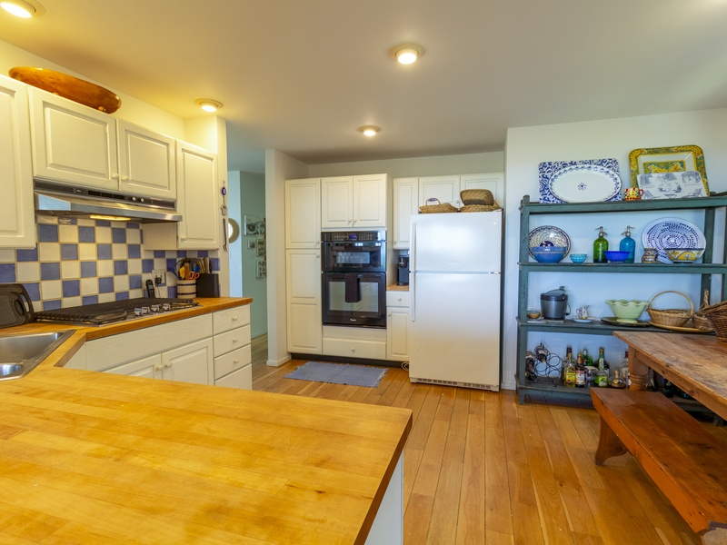 Main Level | Kitchen