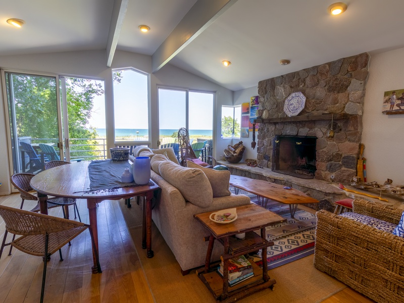 Main Level | Living Room | Dining