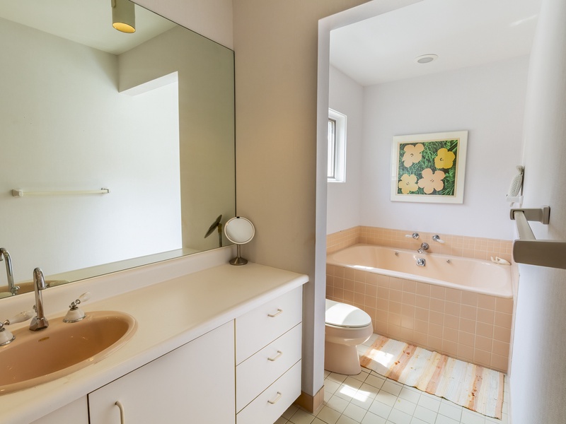 Second Level | Hall Full Bath