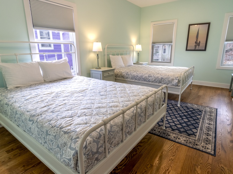Second Level | Bedroom 3 | 2 Queens