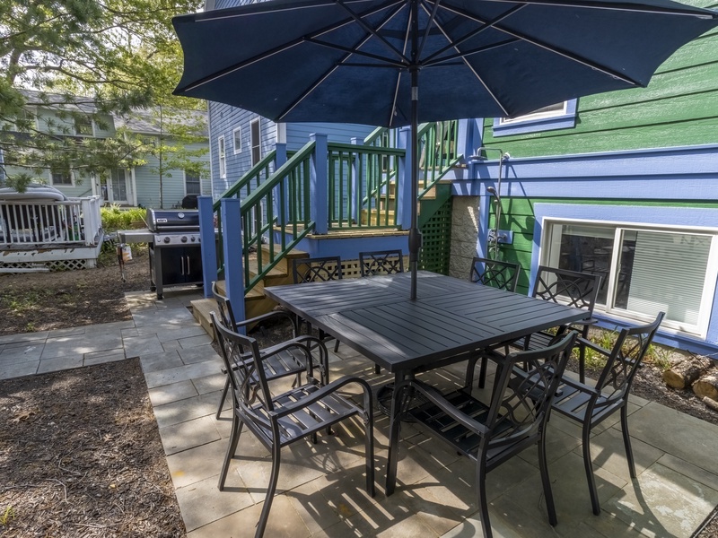 Backyard | Dining | Gas Grill
