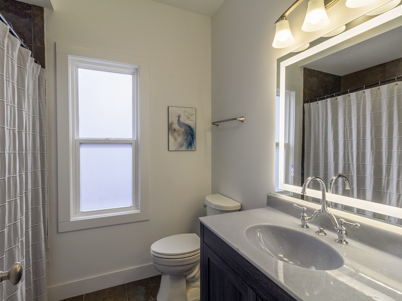 Second Level | Hall Bath