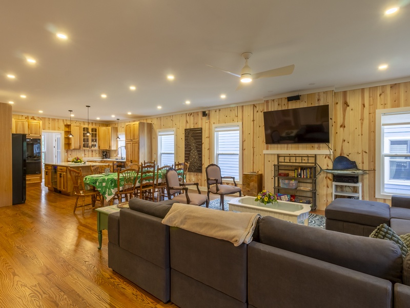 Main Level | Living Room | Dining | Kitchen 