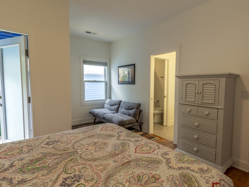 Second Level | Bedroom 5 | Queen | Futon | Attached Jack/Jill Ba
