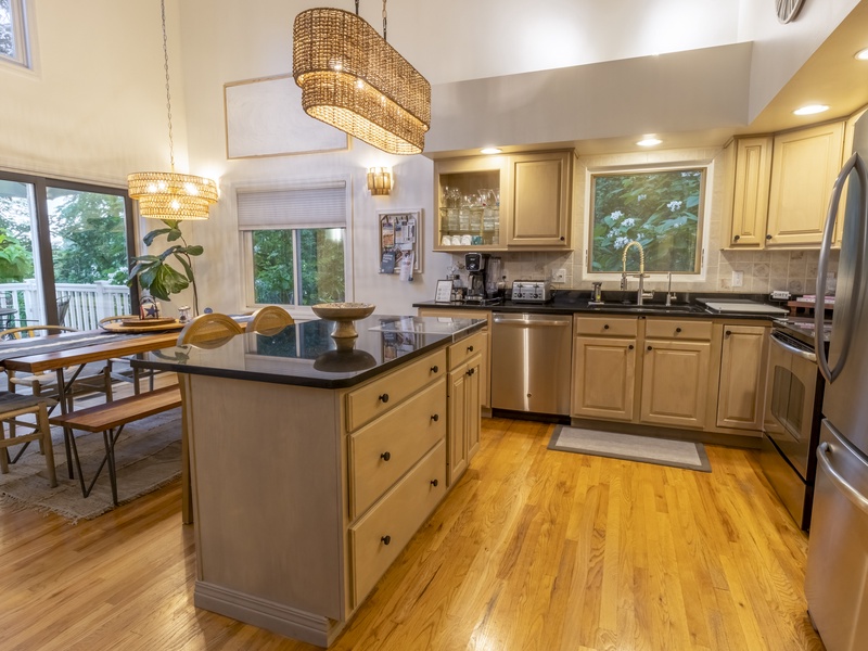 Main Level | Kitchen