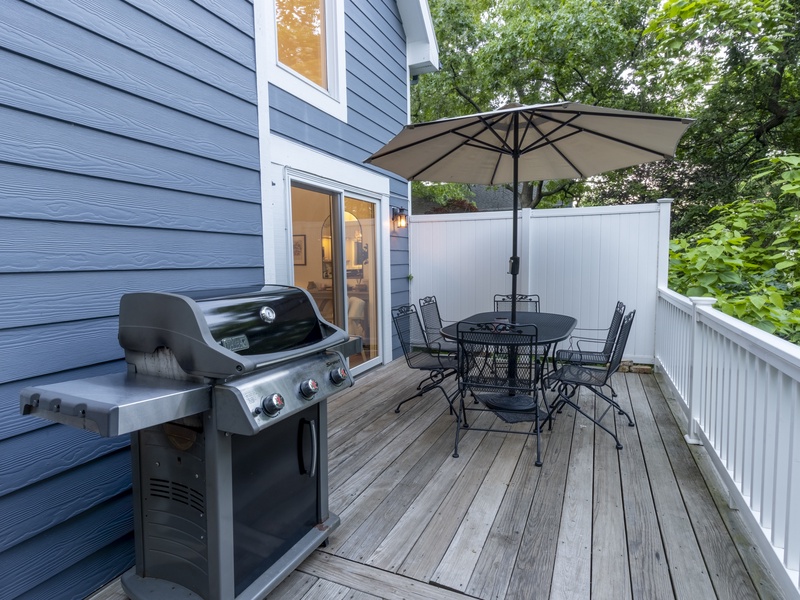 Main Level | Back Deck | Gas Grill