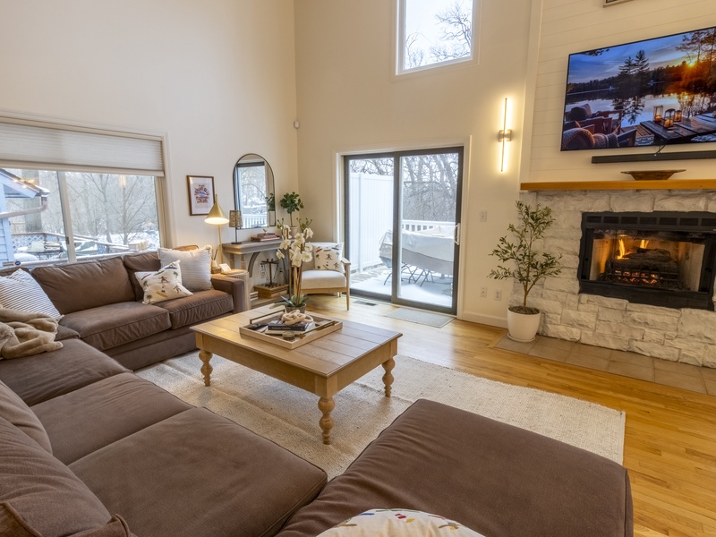 Main Level | Living Room