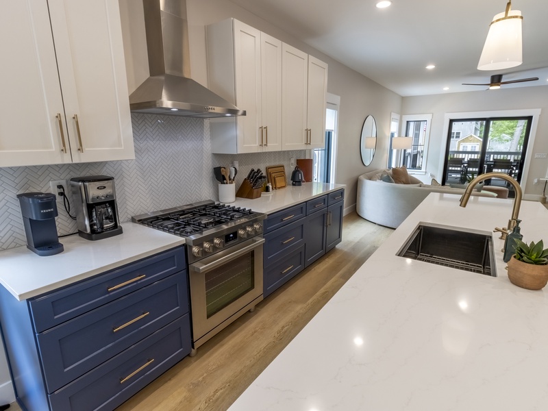Main Level | Kitchen