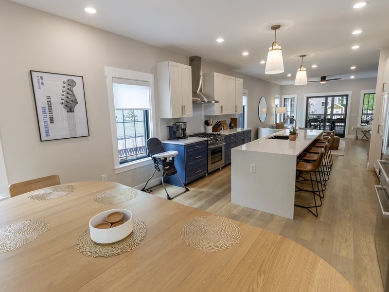 Main Level | Dining | Kitchen