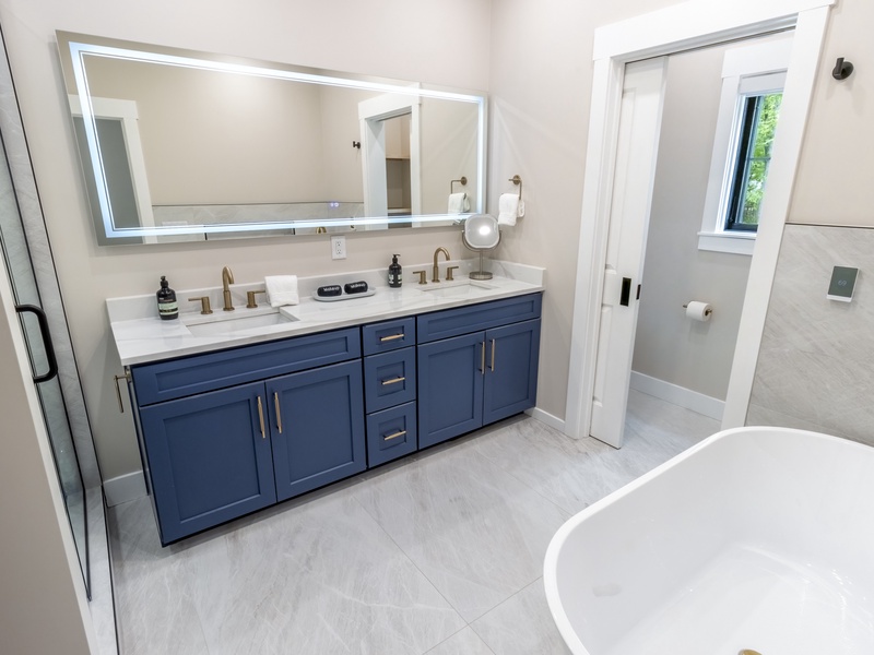 Main Level | Bedroom 1 | Attached Bath