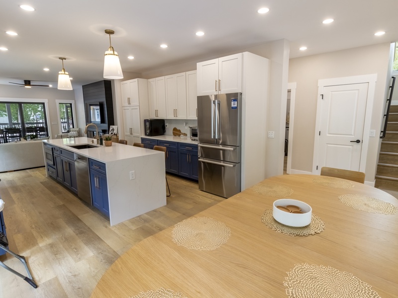 Main Level | Dining | Kitchen