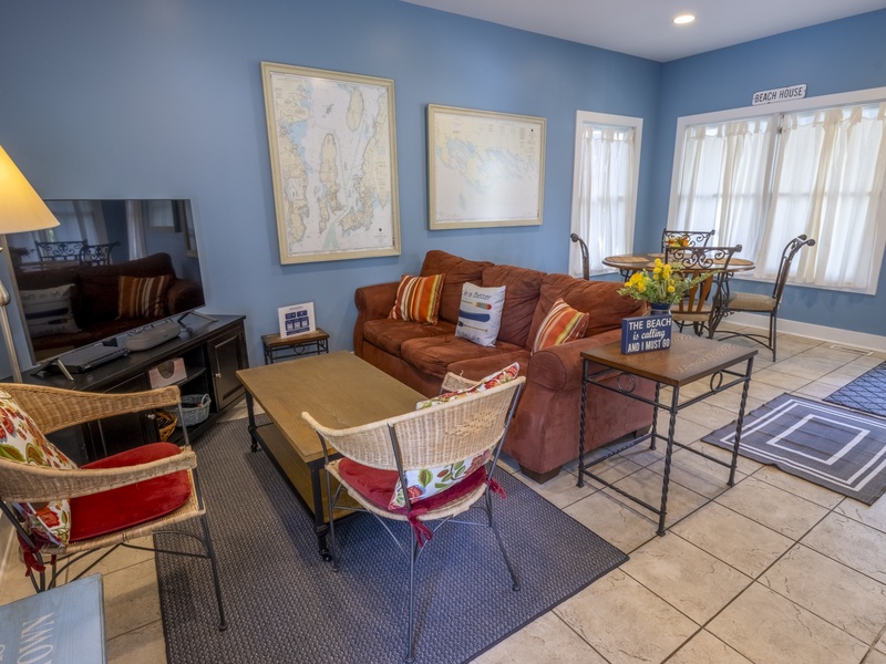 Main Level | Dining | Living Room