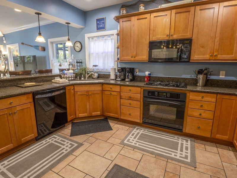 Main Level | Kitchen