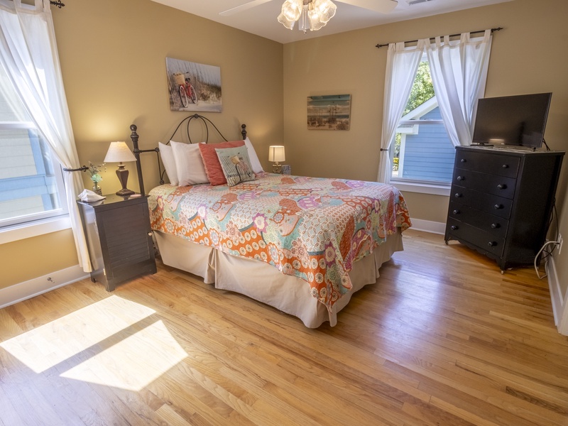Second Level | Bedroom 5 | Queen | Attached Jack/Jill Bath