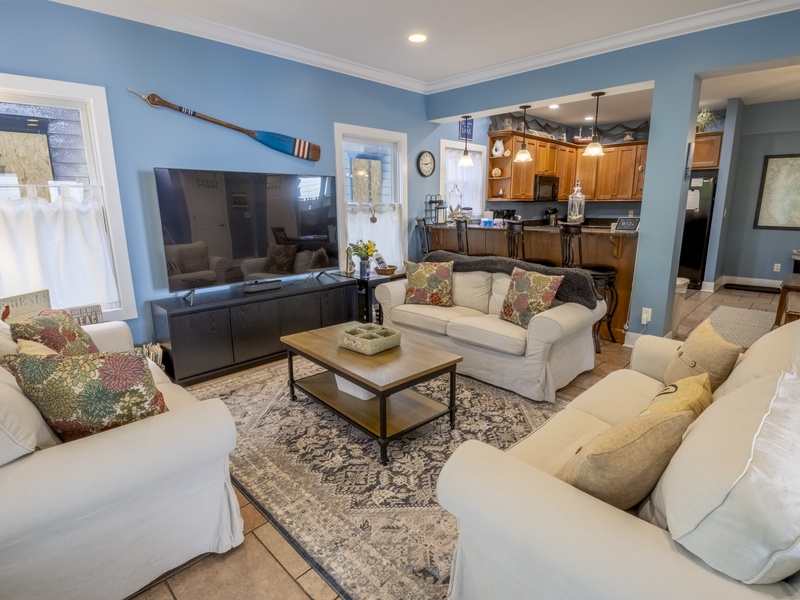 Main Level | Living Room 