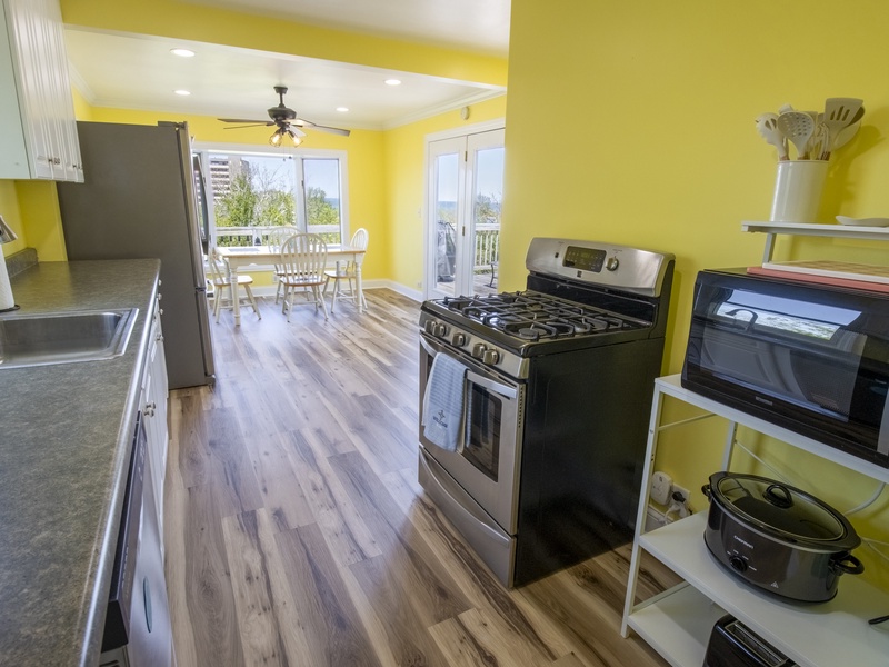 Main Level | Kitchen | Dining