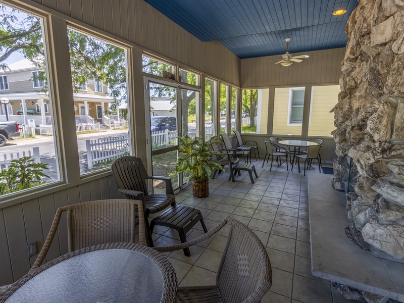 Screened in Porch