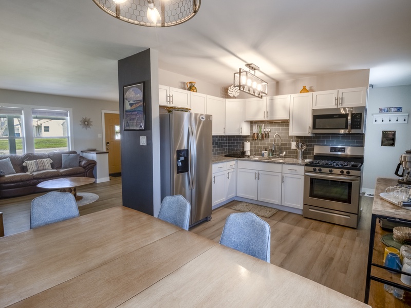 Main Level | Kitchen | Dining