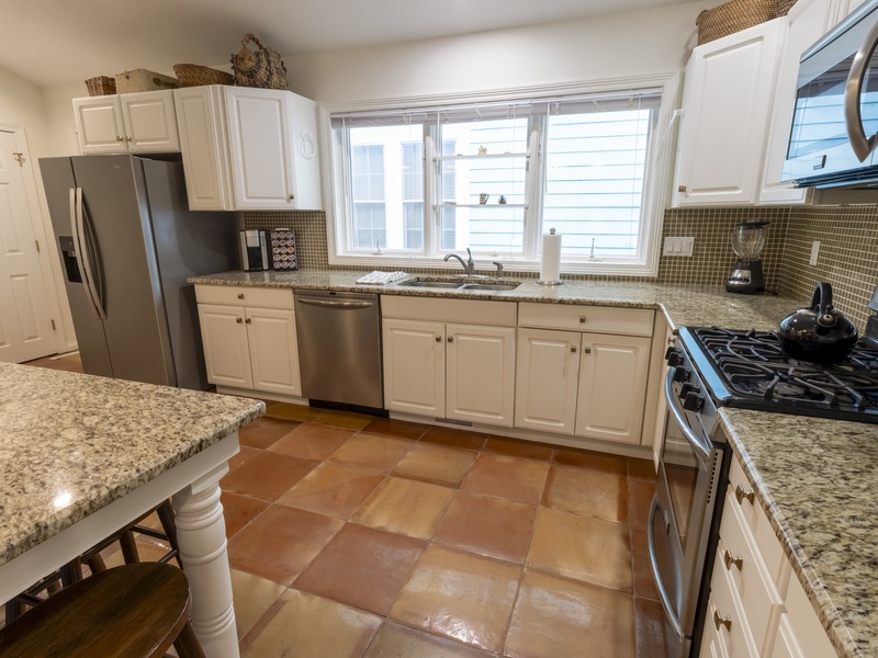 Main Level | Kitchen