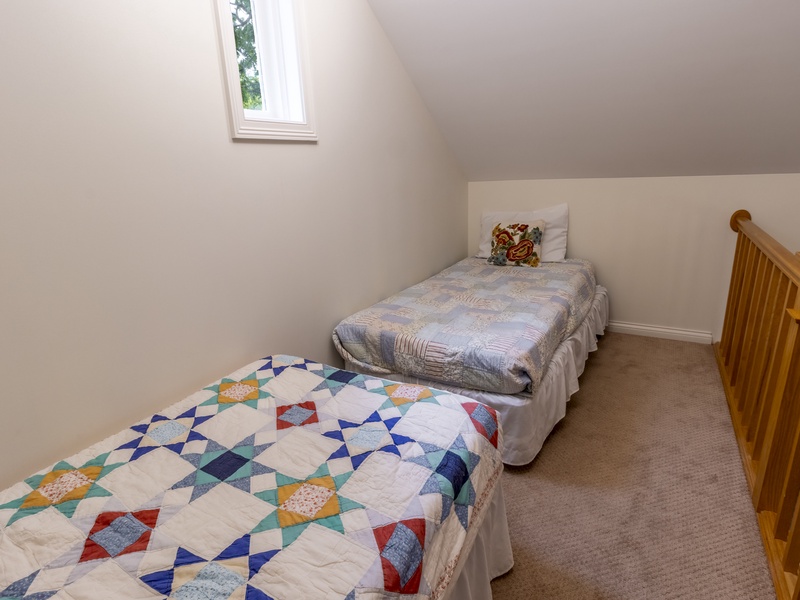 Loft | Two Twin Beds