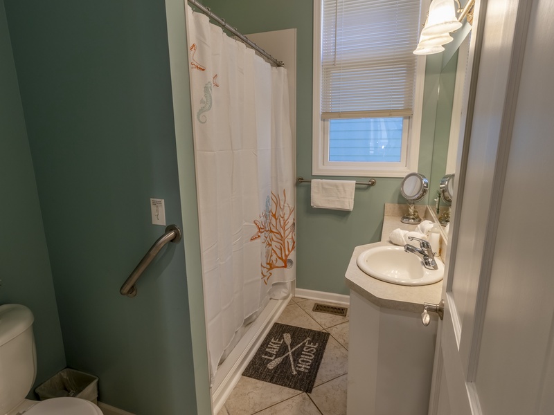 Main Level | Hall Bath