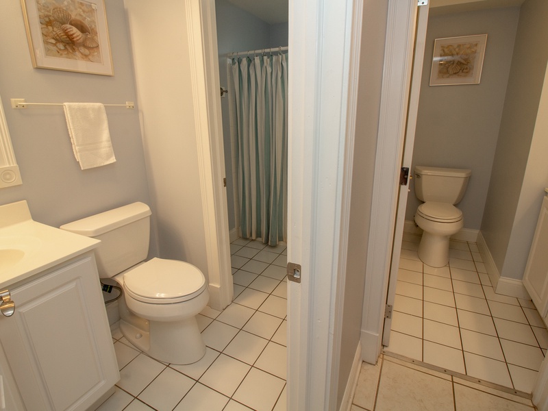 Garden Level | Bathroom 3 | Full Standalone Bathroom With Attach