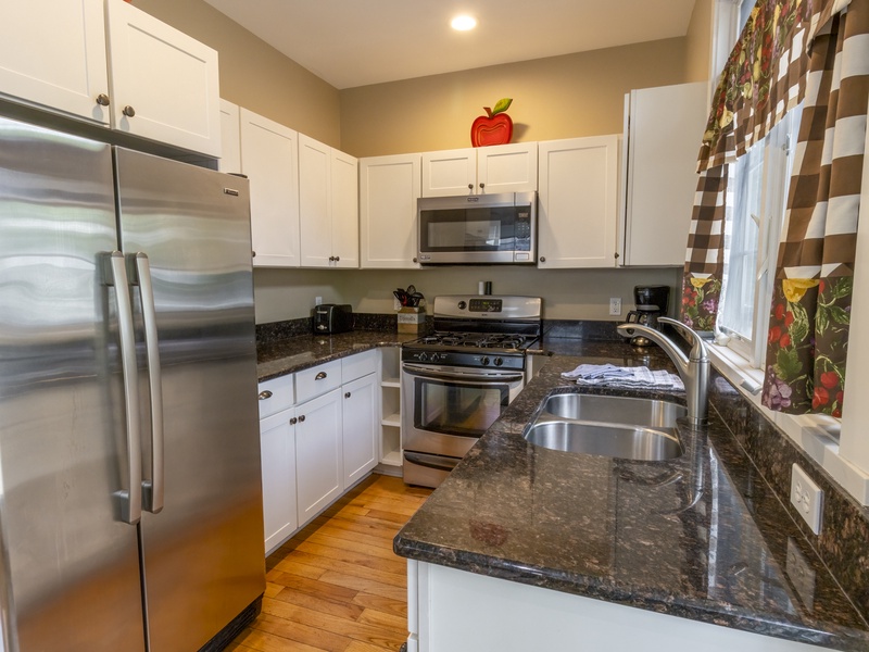 Main Level | Kitchen
